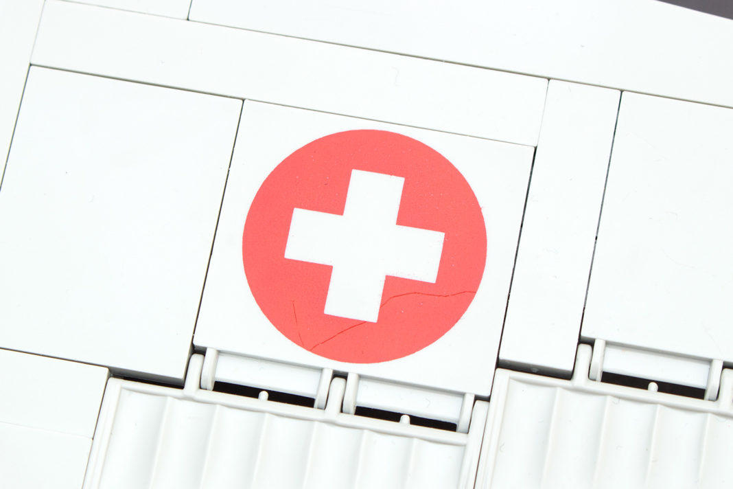 Eine kleine Verunreinigung beim Schweizerkreuz - welches innen auch nicht Weiß gedruckt ist