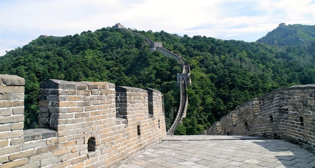 Wange erweitert Architektur-Serie um Chinesische Mauer