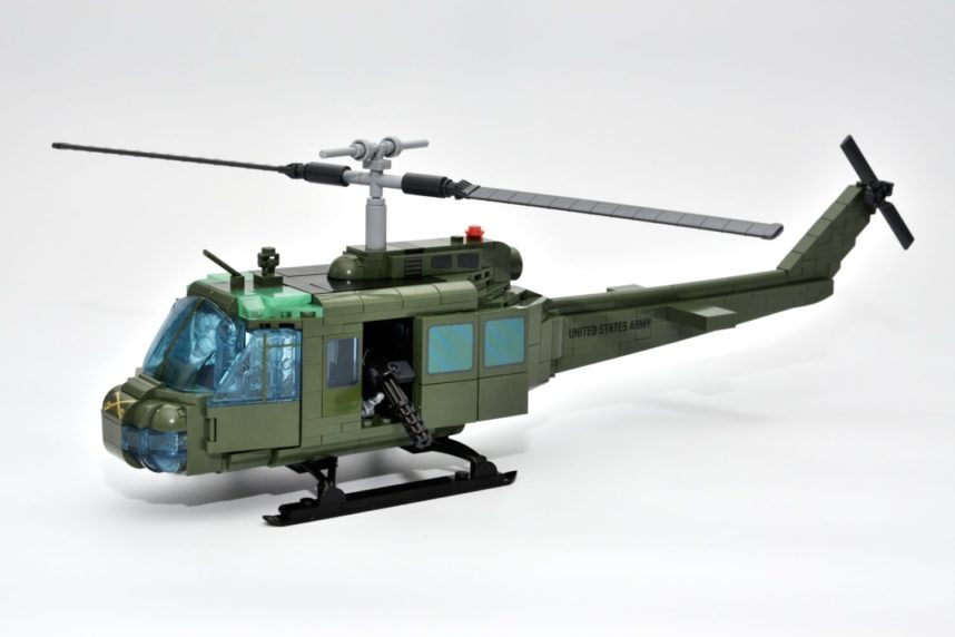 Das fertige Modell der Bell UH-1D von Cobi