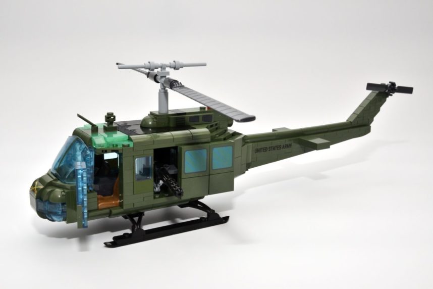 Das fertige Modell der Bell UH-1D von Cobi