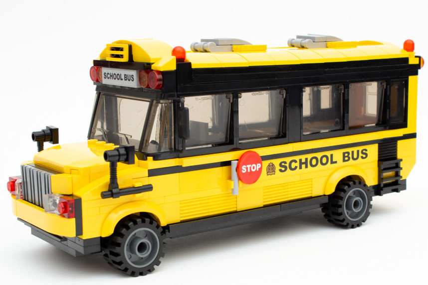 Der fertige Schulbus wird in Kinderzimmern einiges überstehen