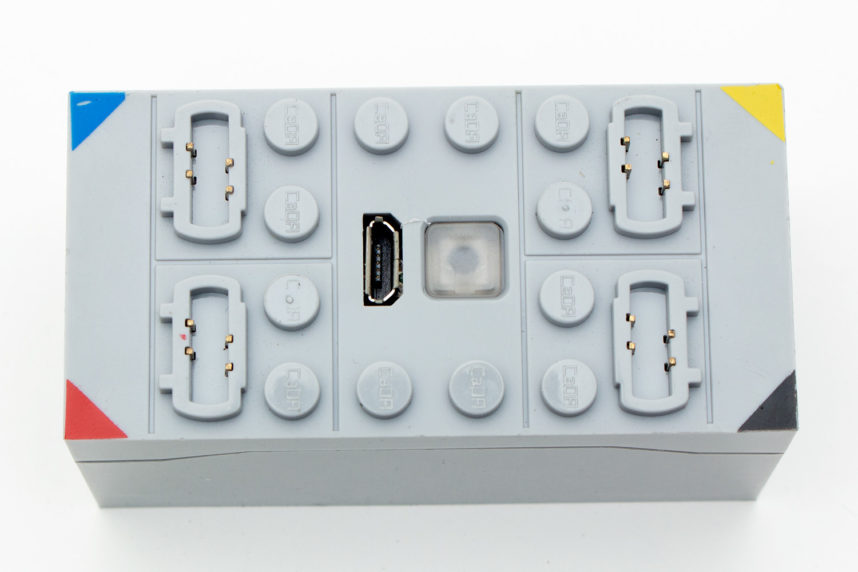 Die Batteriebox enthält einen festverbauten Akku, eigene Batterien können nicht verwendet werden