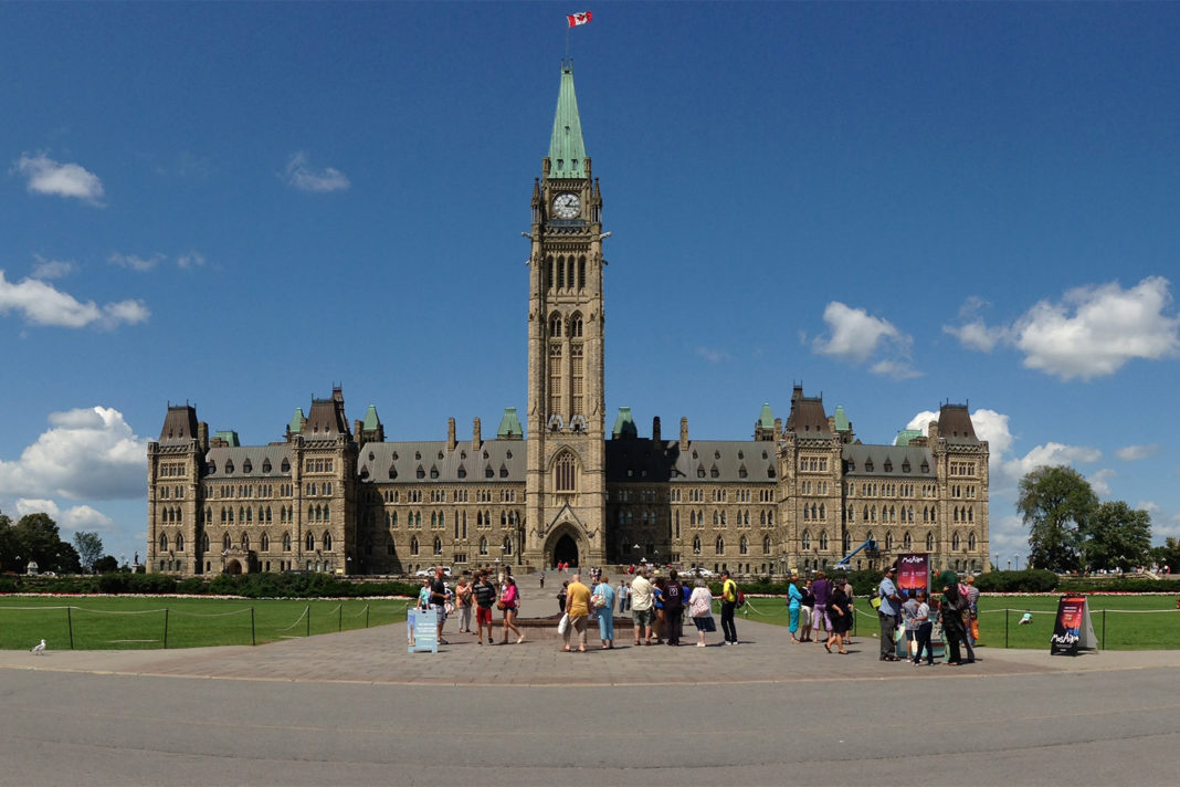 Das Parlamentsgebäude von Ottawa (© tdentremont / pixabay.com)
