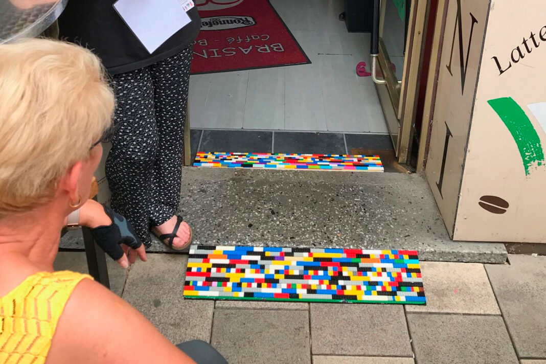 Die zweite von Rita Ebel erstellte Rampe im Brasini Caffé-Bar in Hanau (© Die LEGO Oma)