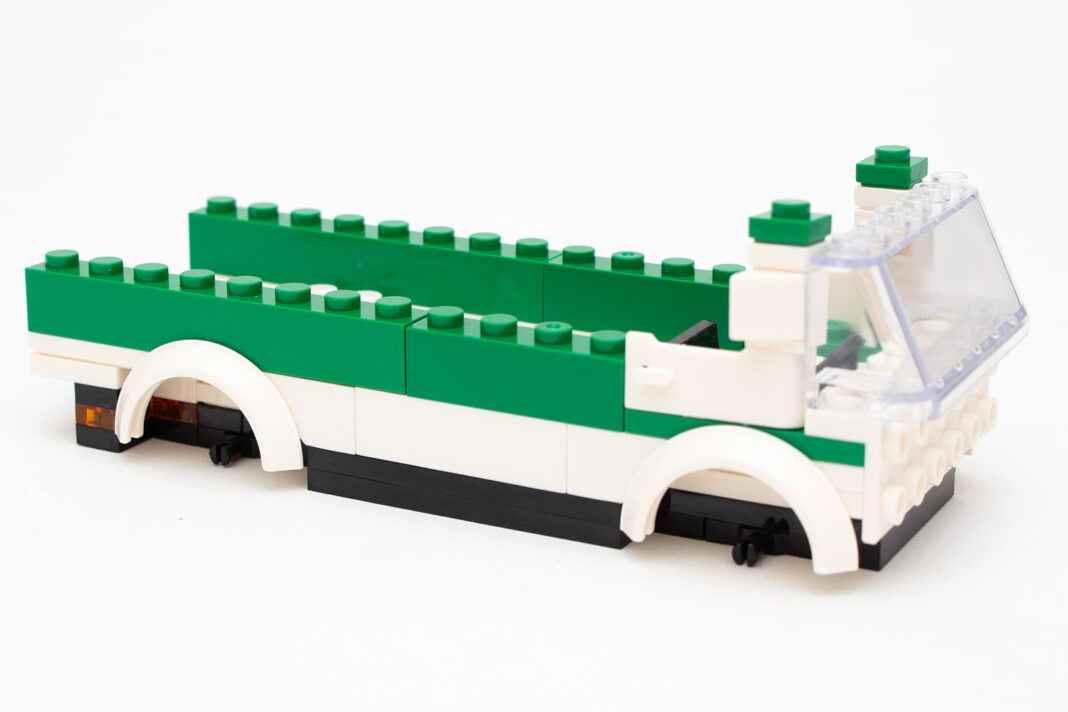 Die Form des Transporters wird erkennbar