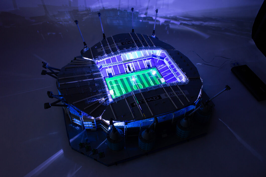 Das Stadion beleuchtet